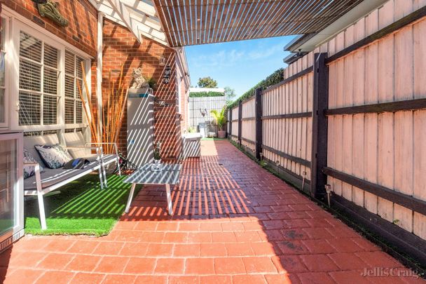 2/53 Landells Road, Pascoe Vale - Photo 1