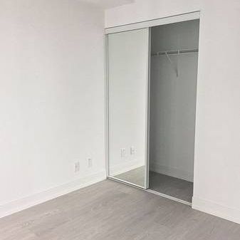 Dundas St E / Jarvis St Elegant 1Bdrm +Den Near Eaton Centre, Park - Photo 4