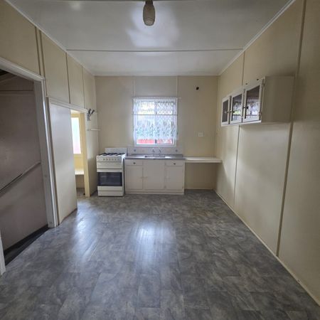 98 Boundary Street, Walkervale QLD 4670 - House For Rent - $495 | Domain - Photo 4