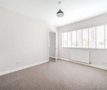 4 bedroom detached house to rent - Photo 4