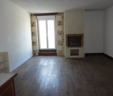 Location Appartement 2 pièces 74m² MONTMORILLON 86500 - Photo 1