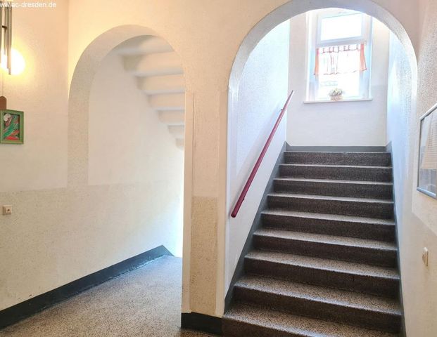 Helle und ruhige 3-Raum-Wohnung in einem liebevoll sanierten Gründerzeithaus im Stadtteil Chemnitz Hilbersdorf - Photo 1