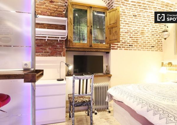 Calle Pozas, Madrid, Community of Madrid 28004