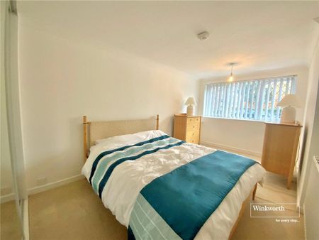 4 bedroom semi-detached house to rent - Photo 5