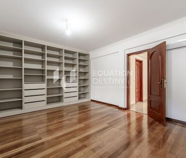 5 bedroom luxury House for rent in Seixal, Distrito de Setúbal - Photo 2