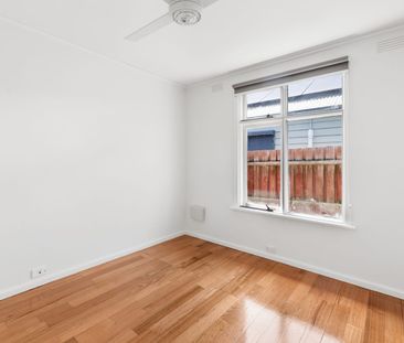 Conveniently Situated! - Photo 4