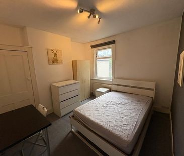 Room in a Shared House, Ermine Road, SE13 - Photo 3