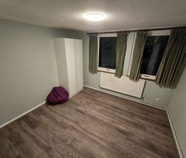 Room in a Shared House, Silver Street, N18 - Photo 1