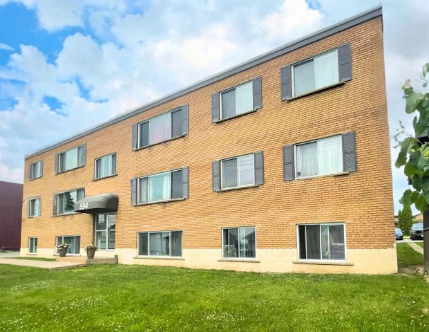 Hillside Apartments - Choose your rent level - Call for Details - Heat, water & parking included — 2 Bedroom - Photo 1