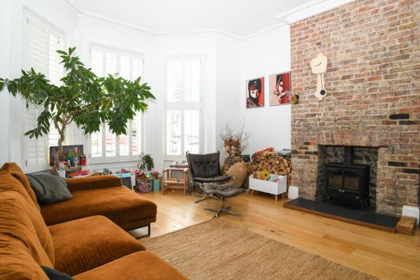 Beautifully Presented 4 Bedroom Garden Maisonette to Let in Brighton - Photo 1