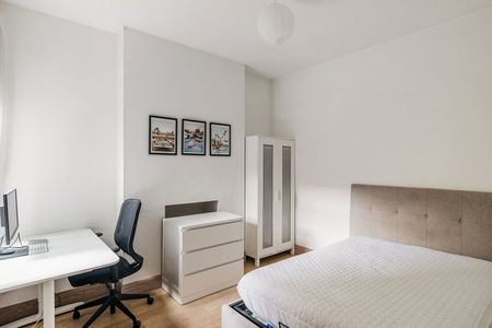 2 Bed Flat, London, SW2 - Photo 3