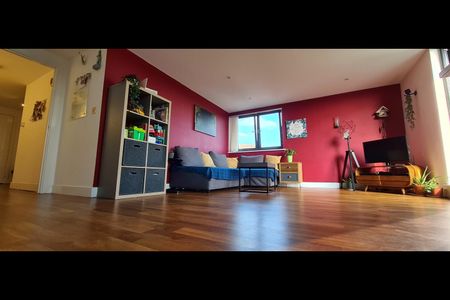 2 Bed Penthouse, Bramley Crescent, IG2 - Photo 3
