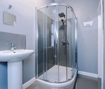 🛏️ Well-Kept HMO with single and double rooms - Photo 4