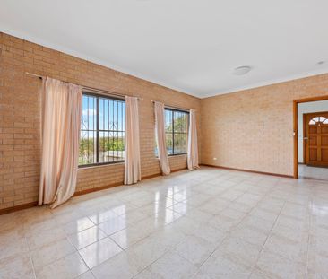 3A De Chair Road, Narraweena - Photo 3
