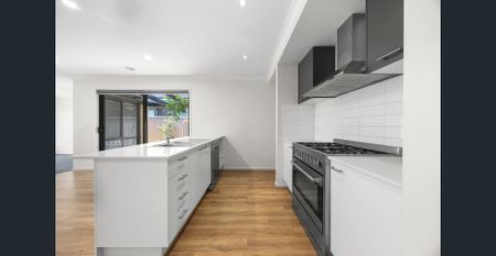 Spacious Family Home in Winter Valley - Photo 4