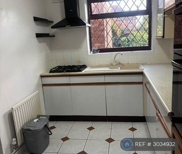 2 bedroom semi-detached house to rent - Photo 3