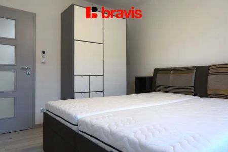 Pronájem bytu 2+kk, Modřice, ul. Bobravská, zahrada, parkovací stání, zařízený - Photo 2