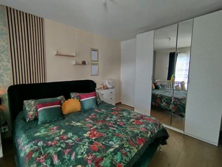 Location Appartement 4 pièces 84m² - Photo 2