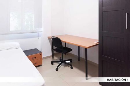 Calle Santo Ángel, Sevilla, Andalusia 41011 - Photo 4