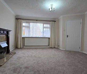 West Mead Court, Northampton, NN3 - Photo 5