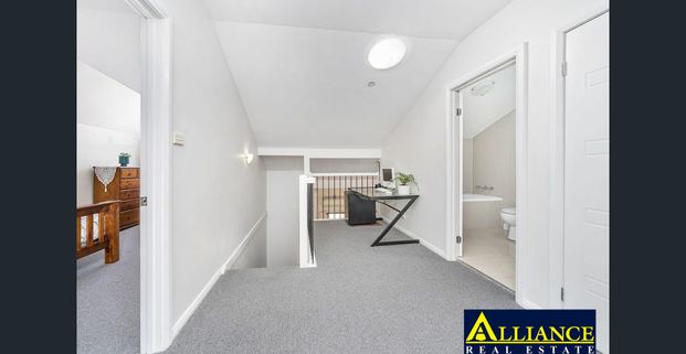 Beautifully Maintained Family Home - Photo 1