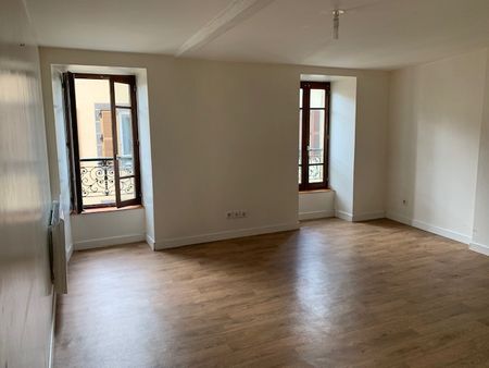 Location Appartement 3 pièces 63m² COMBRONDE 63460 - Photo 2