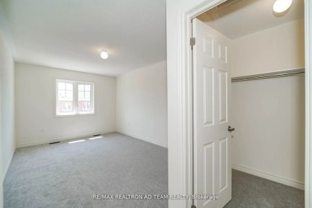 Condo Townhouse For Lease | E9014239 - Photo 5