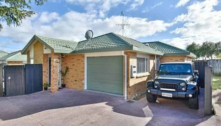 Charming 3-Bedroom Home in Papatoetoe - Photo 2