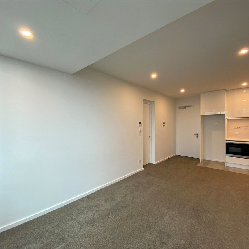 5209/560 Lonsdale Street - Photo 1