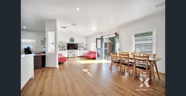 Spacious 3-Bedroom Home with Modern Amenities in Prime Location - Photo 1