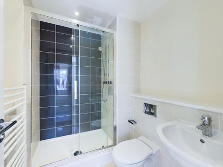 2 bedroom apartment to rent - Photo 5
