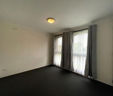 Updated 2 bedroom apartment - Photo 2