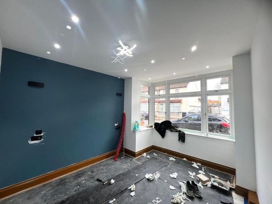 10 bedroom semi-detached house to rent - Photo 1