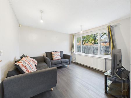 2 bedroom end of terrace house to rent - Photo 3