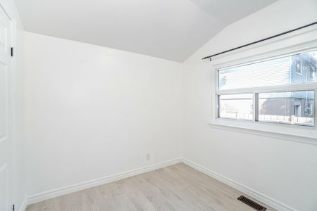 For Lease - 853 Bem Avenue, Pickering, Ontario - Photo 2