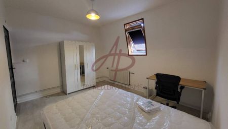 Appartement à louer, 4 pièces - Croix 59170 - Photo 2