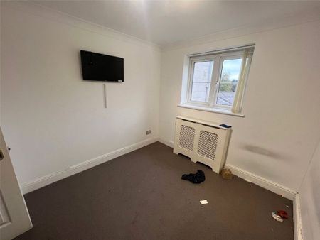 2 Bedroom Flat / Apartment - Horseshoe Bridge, Southampton - Photo 4