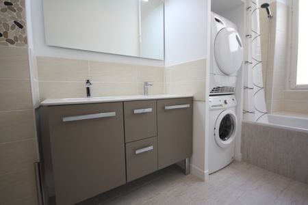 Location Appartement 3 pièces 69m² MARSEILLE 1er - Photo 5