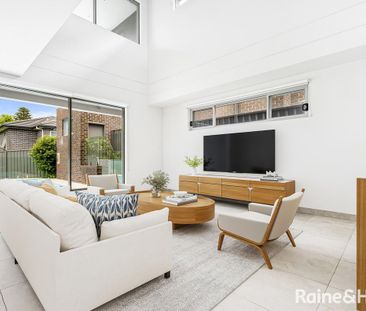 Luxury Family Home with Pool, Alfresco & Designer Finishes - Photo 2