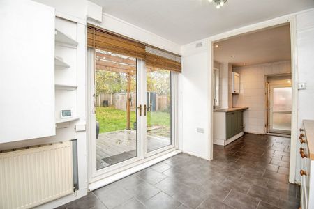 West Pinfold - Photo 5