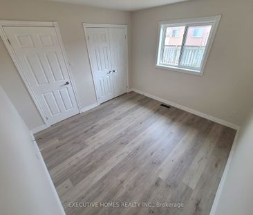 Semi-Detached Home For Lease | S8146928 - Photo 5