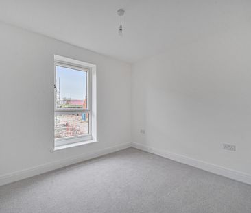 4 bedroom detached house to rent - Photo 5