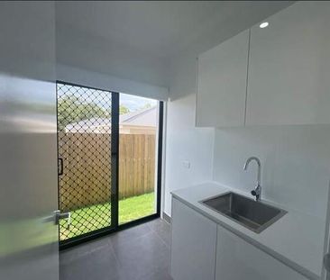 14 Cicely Circuit, Greenbank - Photo 6