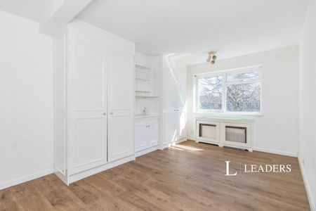 3 bedroom apartment to rent Camberley Court , Sutton - Photo 3
