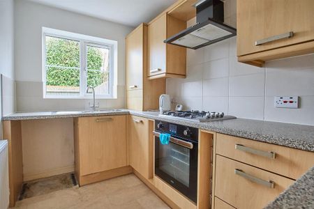 3 bedroom end of terrace house to rent - Photo 3