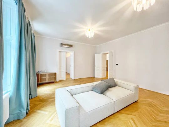 NEU - Сharmante kernsanierte Altbauwohnung Fußläufig zum 1. Bezirk - Photo 1