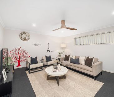 MODERN HOME WITH MULTIPLE LIVING AREAS + SOLAR - Photo 1