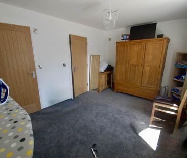 4 bedroom terraced house to rent - Photo 2
