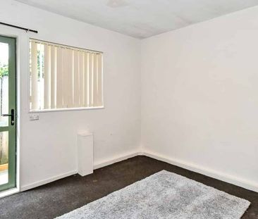 Modern, Tidy & Perfectly Positioned - Photo 3