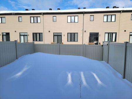 For Lease - 235 CALVINGTON Avenue, Kanata, Ontario - Photo 4